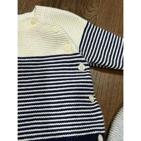 Lot Of 2 Baby Gap Sweaters 6-12 Months Neutral Gray Blue - Picture 2 of 13